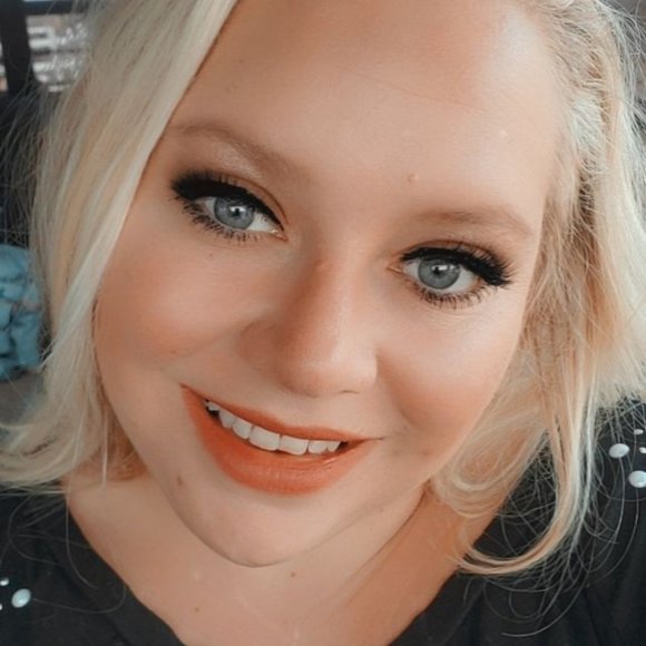 Meet your Posher, Gabby - Picture 4 of 4